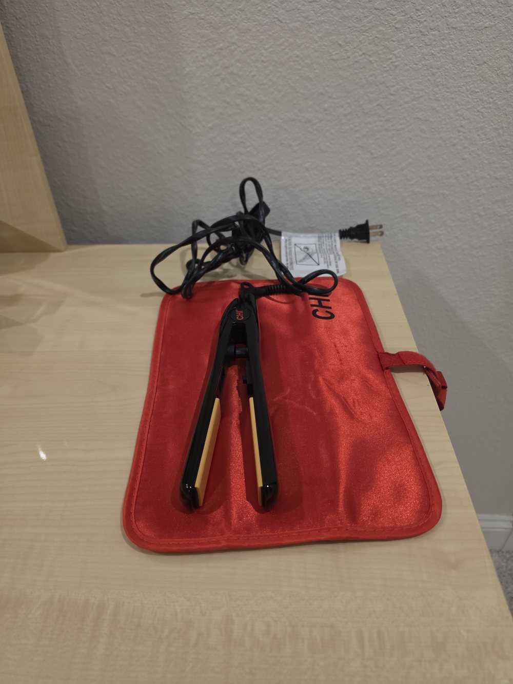 Chi Tourmaline Mini Ceramic Flat Iron .75 Inch. Dual Voltage